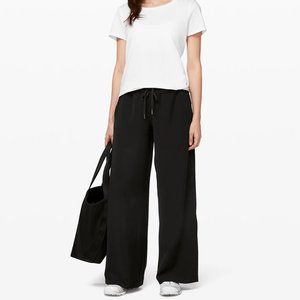 NWOT Lululemon On the Fly Wide-Leg Pant Woven - 4